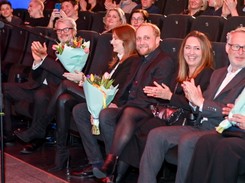 Piotr Adamczyk drugi raz zabrał młodszą o 19 lat żonę na polskie salony [FOTO]