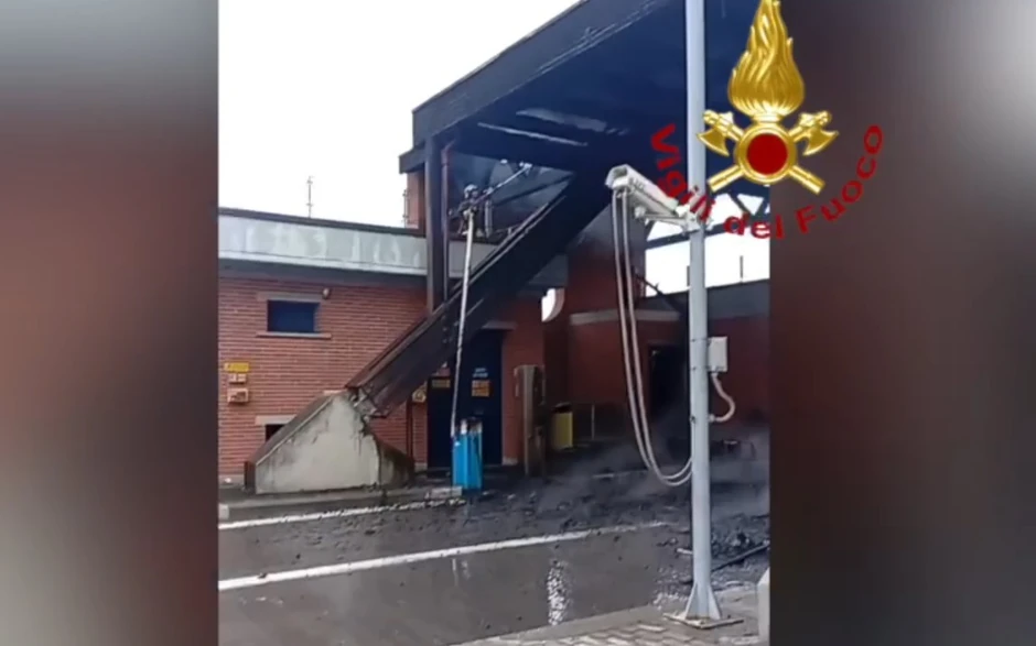 Gašenje požara na naplatnoj rampi