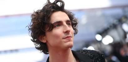 Aktor Timothée Chalamet na ustach wszystkich po Oscarach 2022. Zapomniał założyć ważnego elementu stroju! 