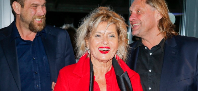 65-letnia Ewa Kasprzyk o swoim stylu: Czasami lubię założyć coś, co wykracza poza schematy zarezerwowane dla pewnego wieku...