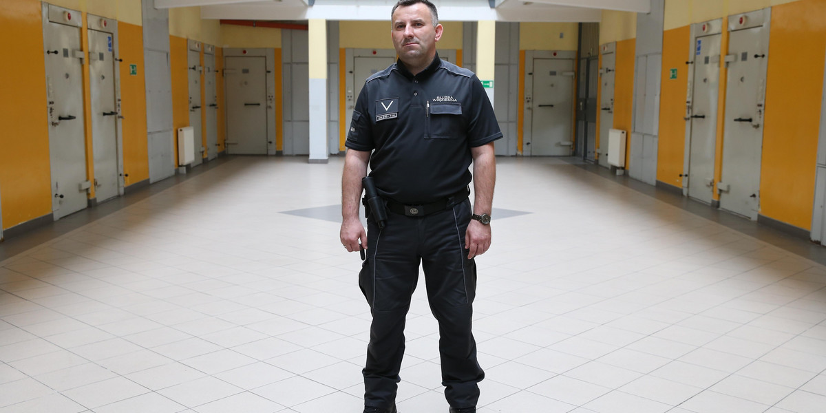 Funkcjonariusz z oddziału przejściowego w warszawskim areszcie: Najgorsi są u mnie 