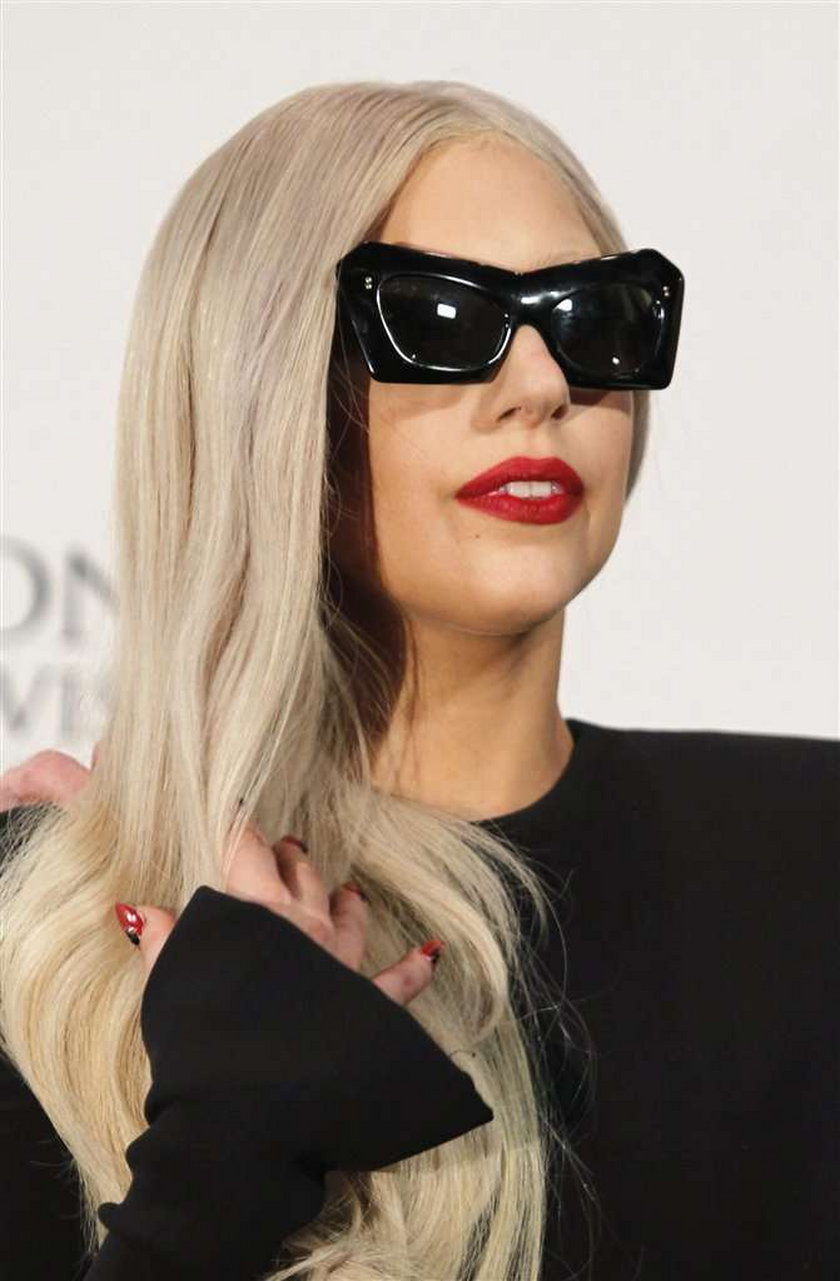 Lady Gaga całkiem naga