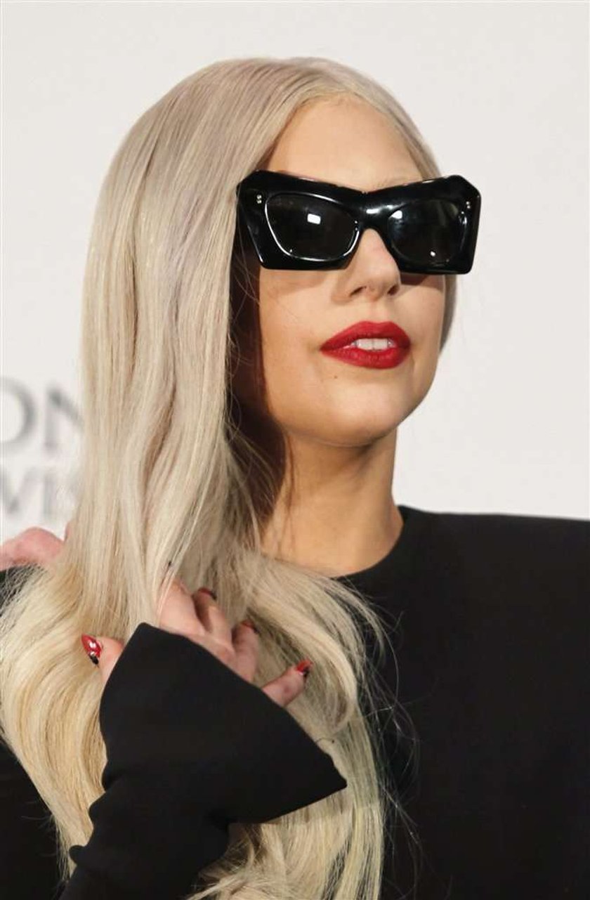 Lady Gaga całkiem naga