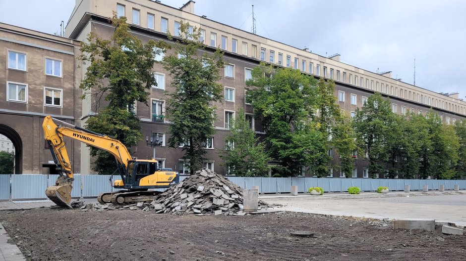 W centrum zieleńca znajdzie się ogromna rabata różana. Posadzonych zostanie aż 1260 sztuk krzewów!