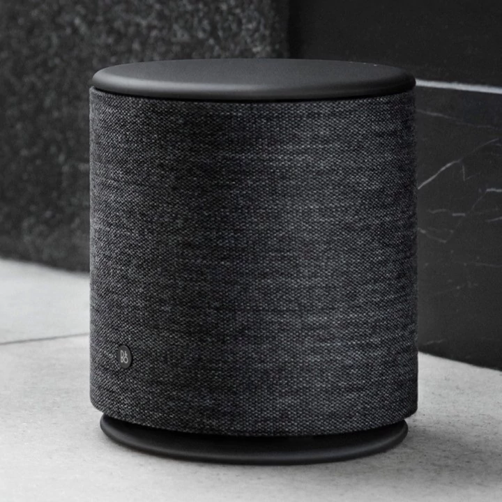 Bang & Olufsen Beoplay M5 - głośnik z dźwiękiem 360 stopni, wbudowanym Chromecastem i obsługą za pomocą asystenta głosowego