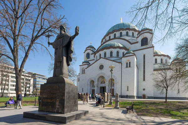 Katolikinja ušla prvi put u HRAM SVETOG SAVE i njena reakcija zapanjila je SVE PRAVOSLAVCE: Snimak izazvao VIŠE SUZA NEGO KOMENTARA, Srbi posebno emotivni