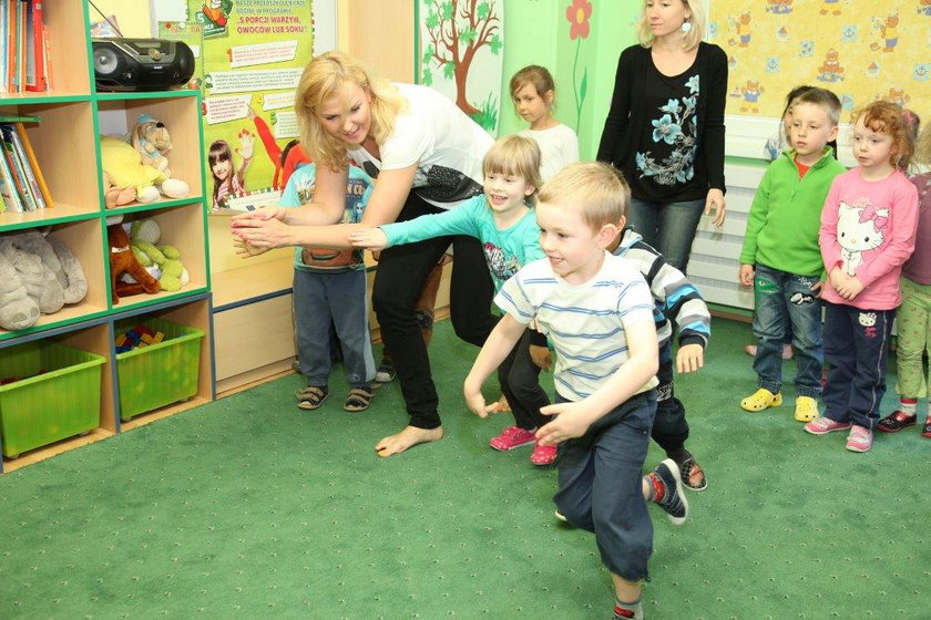 Otylia Jędrzejczak podczas spotkania z przedszkolakami