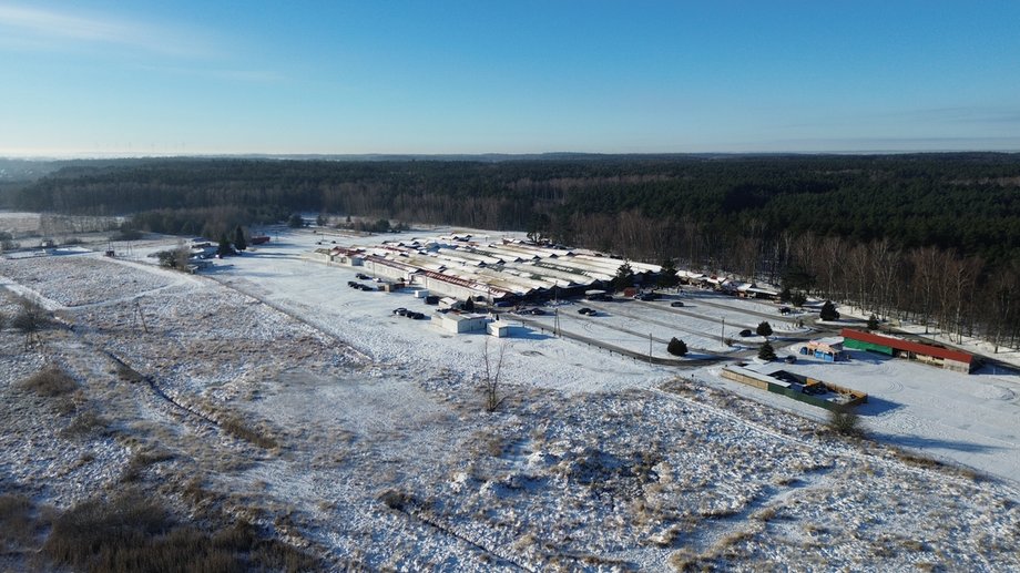 Puste targowisko przy niemieckiej granicy