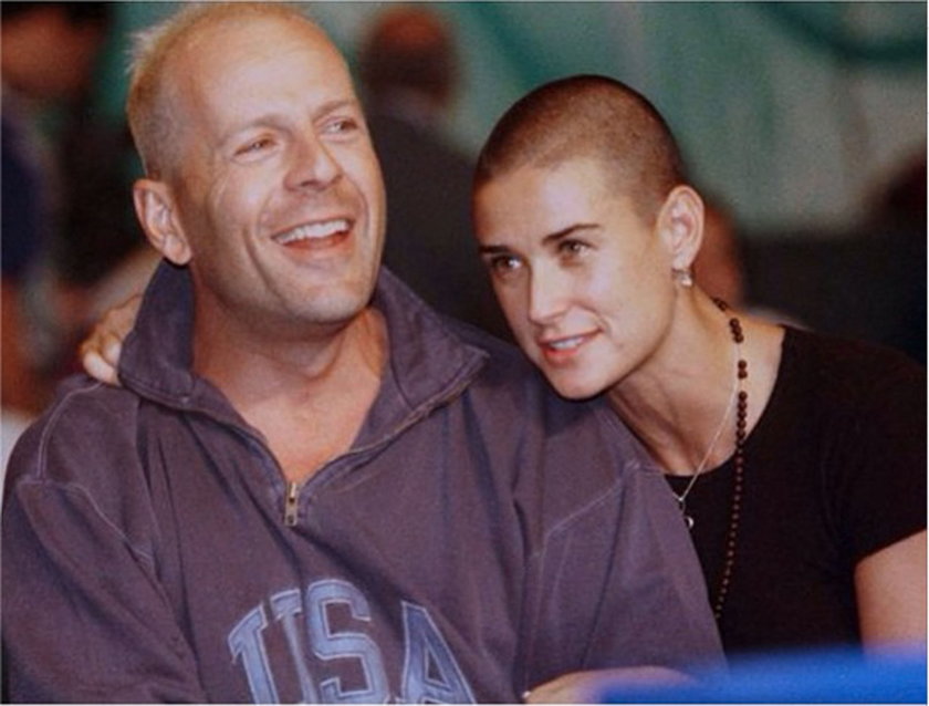 Łysa Demi Moore i Bruce Willis