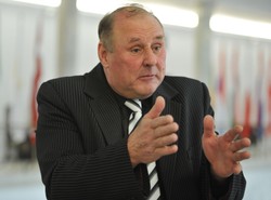 Jan Tomaszewski notorycznie łamie prawo i zasłania się immunitetem