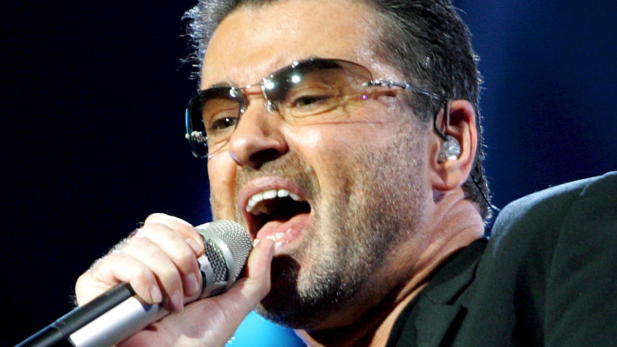 Jadący swoim Land Roverem George Michael uderzył w tył ciężarówki na drodze A34. Do zdarzenia doszło nieopodal Newbury w Berkshire - donosi dailymail.co.uk.