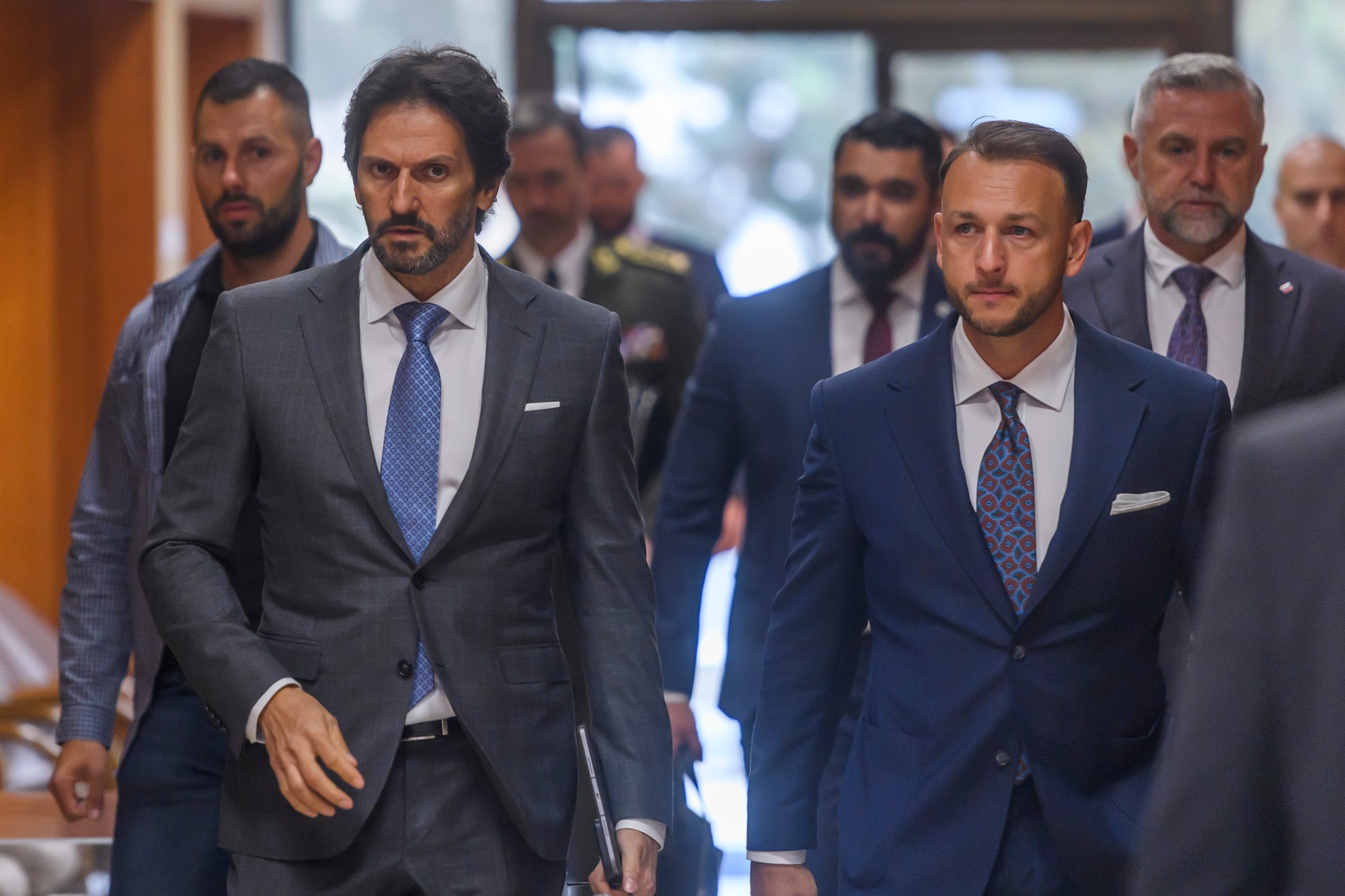 Predseda Výboru NR SR pre obranu a bezpečnosť Tibor Gašpar (Smer-SD), minister vnútra SR Matúš Šutaj Eštok (Hlas-SD).