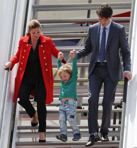 Justin i Sophie Gregoire Trudeau z synem Hadrienem