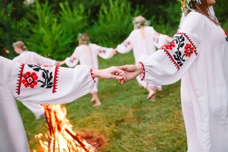 Hafty ludowe i tatuaże: Jakie prawa mają twórcy tradycyjni i nowocześni