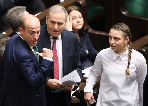 Przewodniczący Platformy Obywatelskiej Grzegorz Schetyna, wiceprzewodniczący PO Borys Budka i posłanka PO Kinga Gajewska-Płochocka