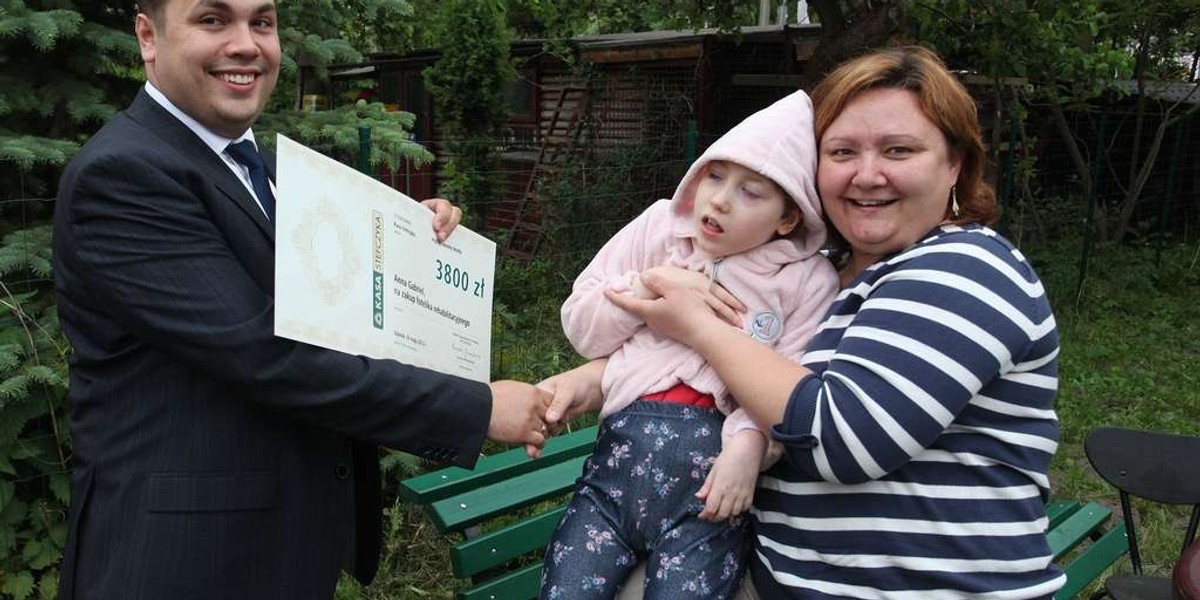 Pieniądze od Kasy Stefczyka dla chorej Ani