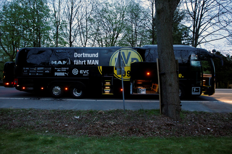 Autobus Borussii Dortmund zaraz po zamachu