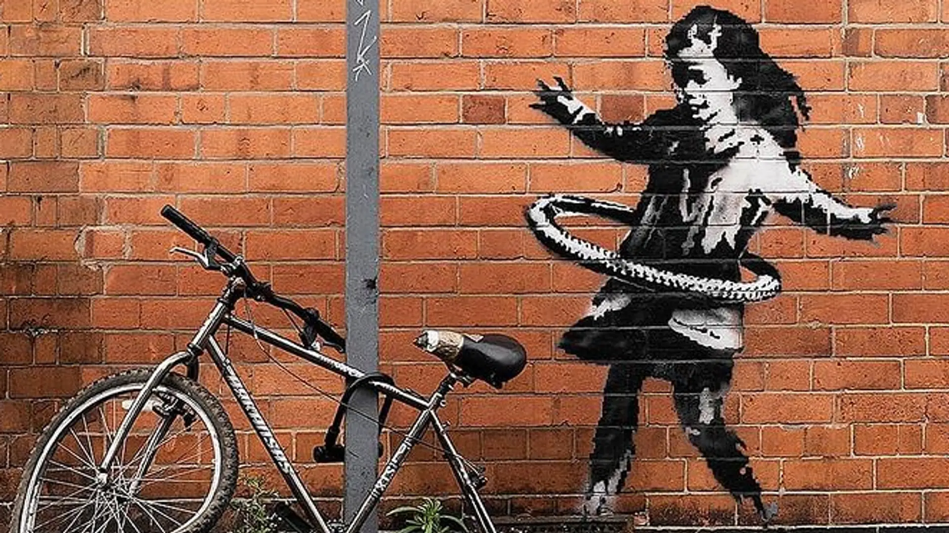 To jednak nie kradzież. Historia zaginięcia roweru z pracy Banksy'ego wyjaśniona