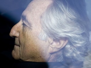 To oni zainspirowali Amber Gold? Oto najważniejsze piramidy finansowe świata