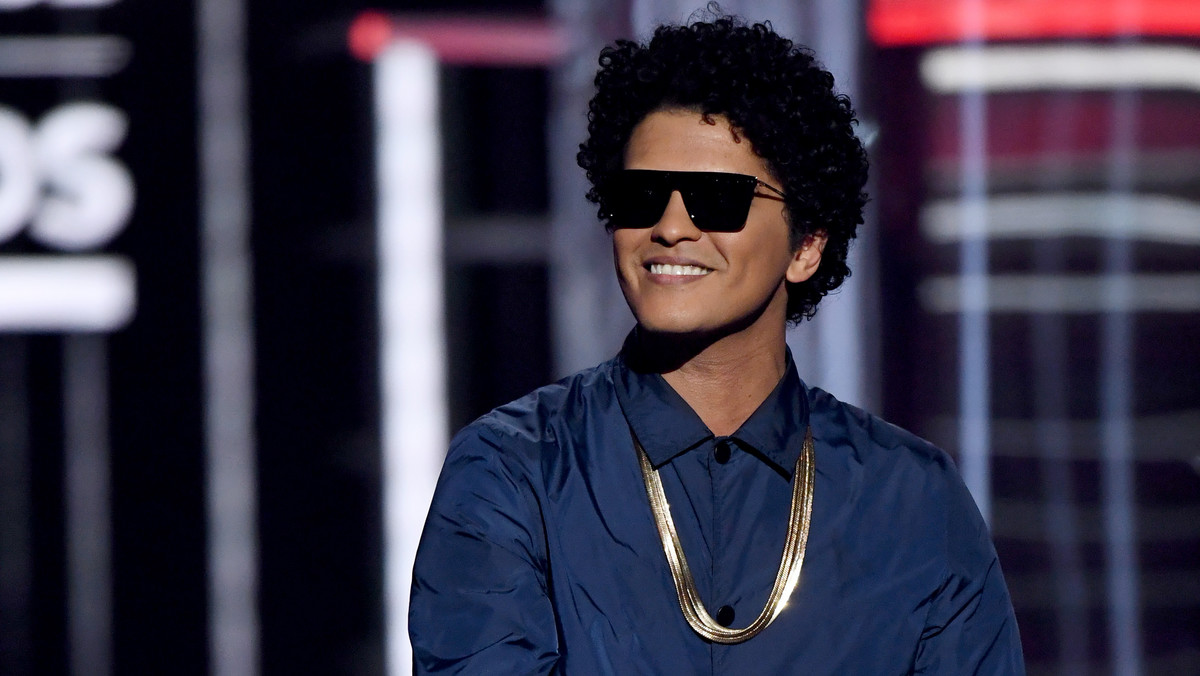 Bruno Mars to jeden z najlepiej sprzedających się muzyków. Kim jest?