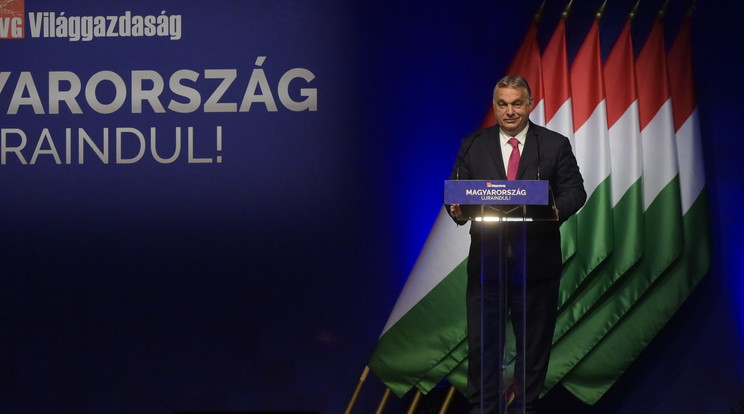 Orbán Viktor a a Világgazdaság üzleti napilap konferenciáján mondott beszédet. /Fotó: MTI/Koszticsák Szilárd