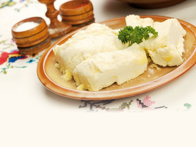 Svrljiški belmuž, tradicionalno jelo sa istoka Srbije, sprema se od samo 3 sastojka, kalorično ali preukusno!