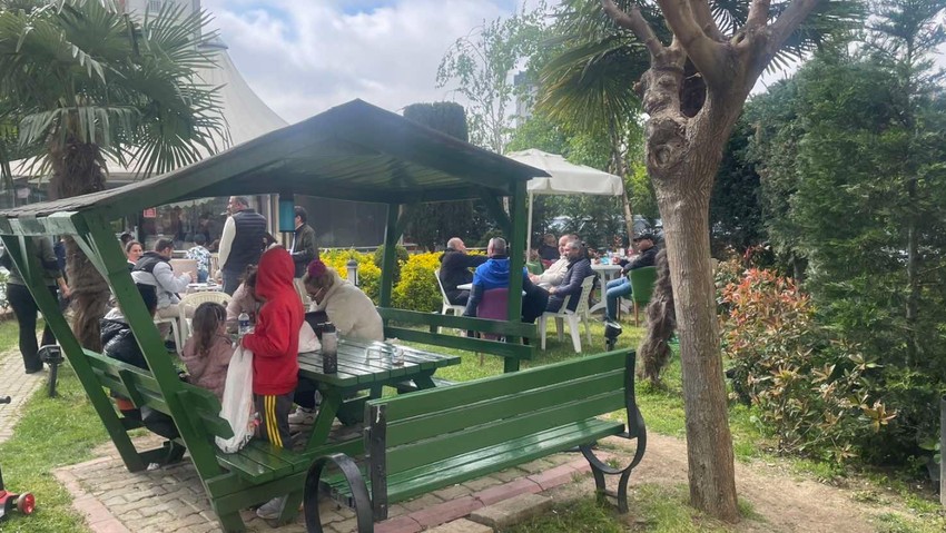 Ljudi napustili zgrade nakon zemljotresa u Istanbulu