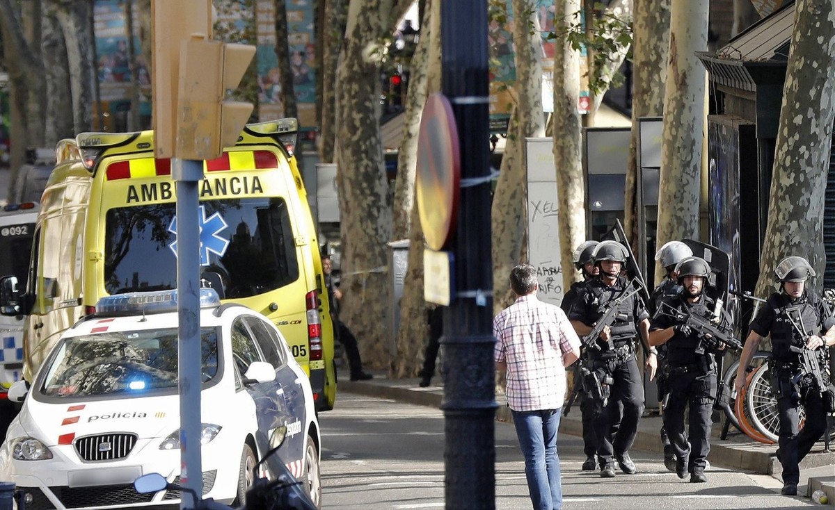 Policja na ulicach Barcelony