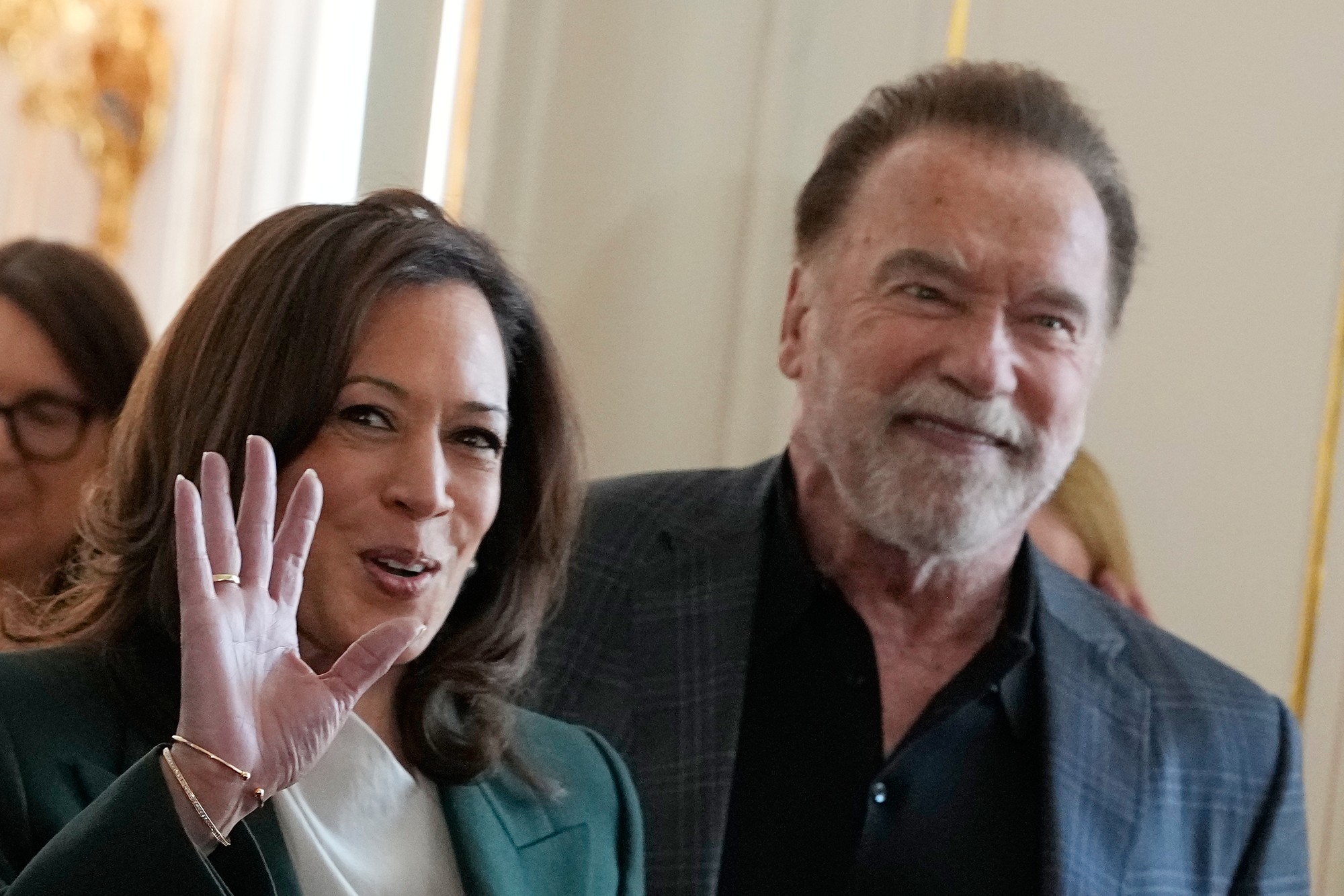 Bývalá americká viceprezidentka Kamala Harris a herec Arnold Schwarzenegger.