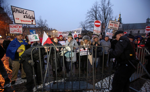 Skazany za protest pod Wawelem, teraz wnioskuje o prawo łaski. "Panie prezydencie sprawdzam pana"