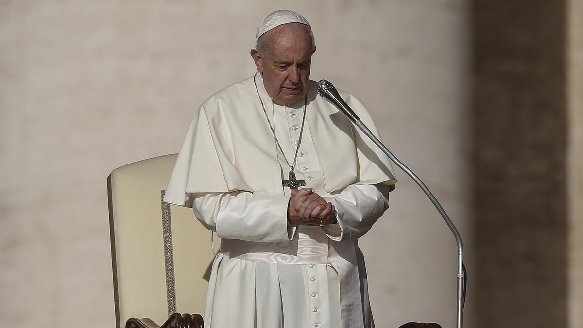 Papież Franciszek podczas audiencji generalnej w Watykanie nawiązał do przypadającej tego dnia 41. rocznicy wyboru Jana Pawła II. Podkreślił, że apel polskiego papieża o otwarcie serc dla Chrystusa jest zawsze aktualny.