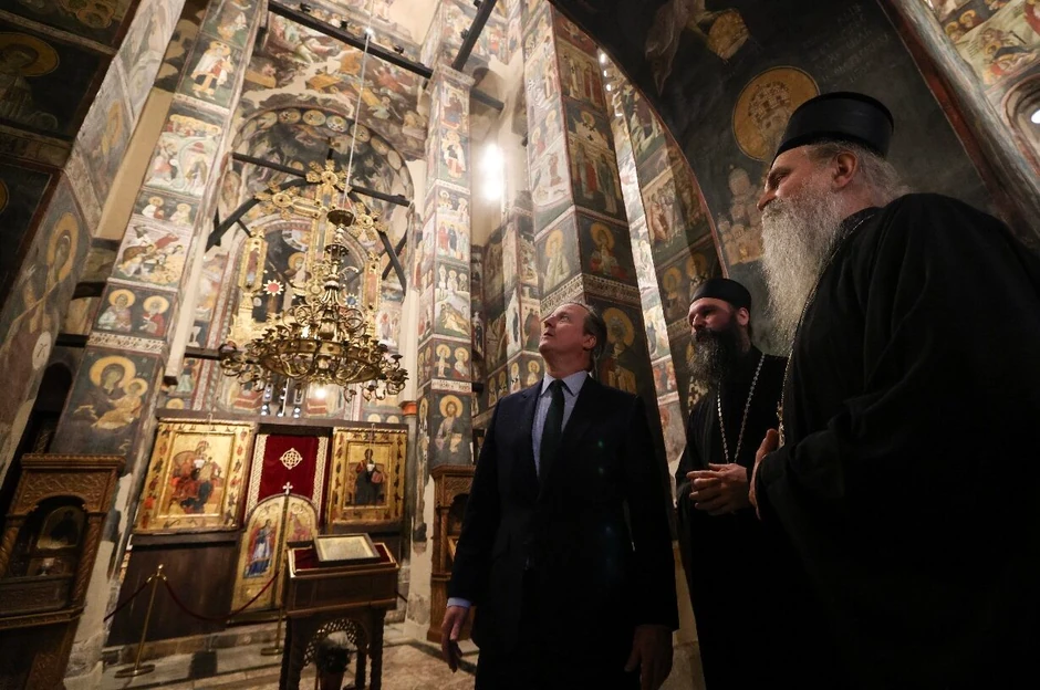 Dejvid Kameron je posetio i manastir Gračanica