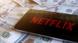 netflix przejmuje warner bros. discovery? historia sukcesu: od wypożyc