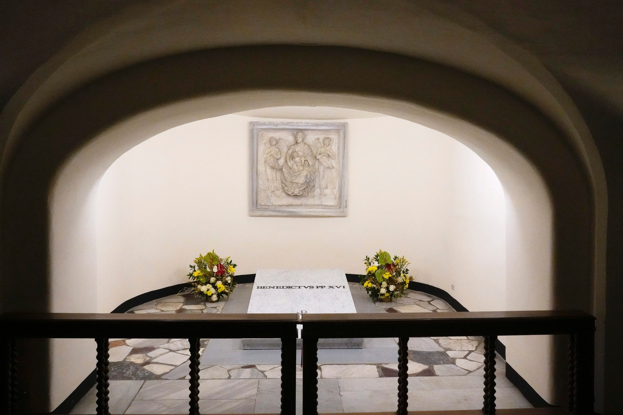 Hrobka emeritného pápeža Benedikta XVI.