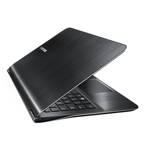 <b>6. Samsung 900X3A</b>
<br><br>
Procesor: Intel Core i7-3537U
<br>
Pamięć RAM: 4 GB
<br>
Dysk: 256 GB SSD
<br>
Przekątna ekranu: 13,3