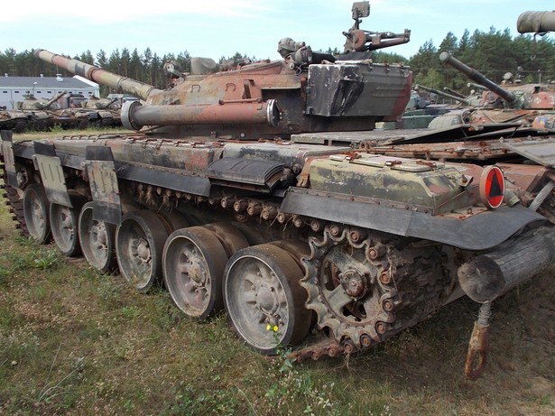 Czołg średni T-72 nr.rej. UBC 8826 (3)