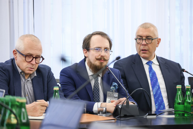 Tomasz Mraz były dyrektor Funduszu Sprawiedliwości mówi o "nierzetelnych konkursach". Reaguje Hołownia