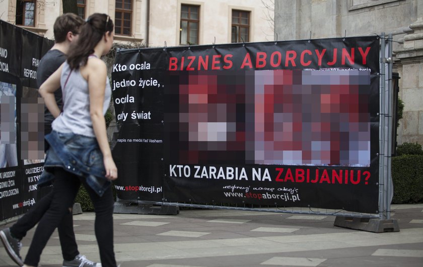 Kaczyński wykiwa pro-life z aborcją