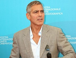 Ale numer! George Clooney spotyka się z... wrestlerką!