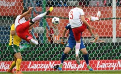 Euro 2016: Słupek, nieuznany gol, niepodyktowany karny i zero goli w meczu Polaków z Litwą
