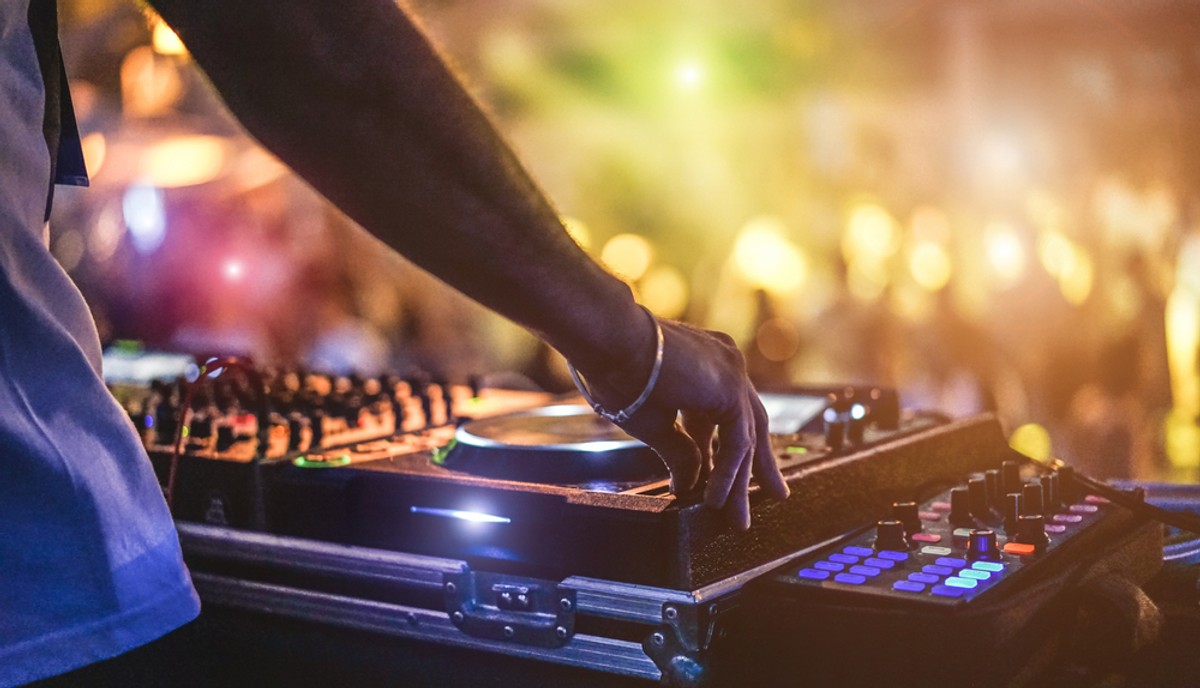 Sunrise Festival 2019 przenosi się na lotnisko. Impreza odbędzie się w kołobrzeskim Podczelu