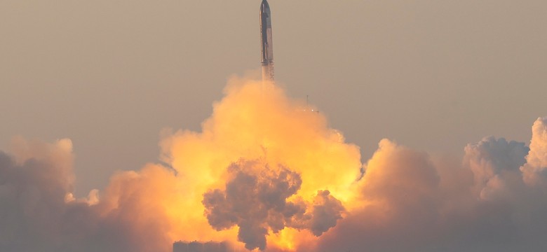 "Pojazd uległ awarii". Starship firmy SpaceX dotarł do przestrzeni kosmicznej, potem eksplodował...