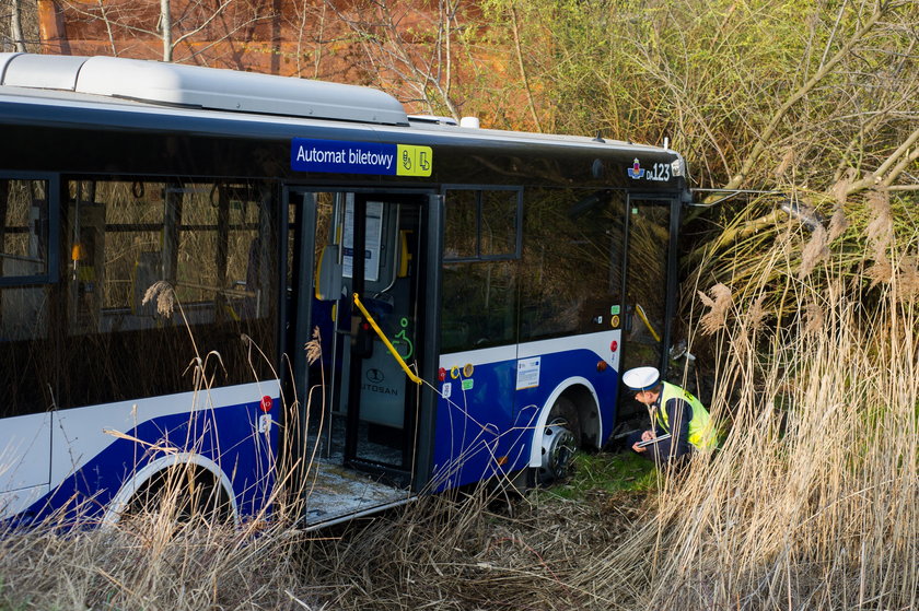 Wypadek autobusu MPK w Nowej Hucie. 10 osób rannych