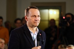 Sikorski stanowczo o planie pokojowym dla Ukrainy. Mówi o 'kupczeniu ukraińskimi ziemiami'