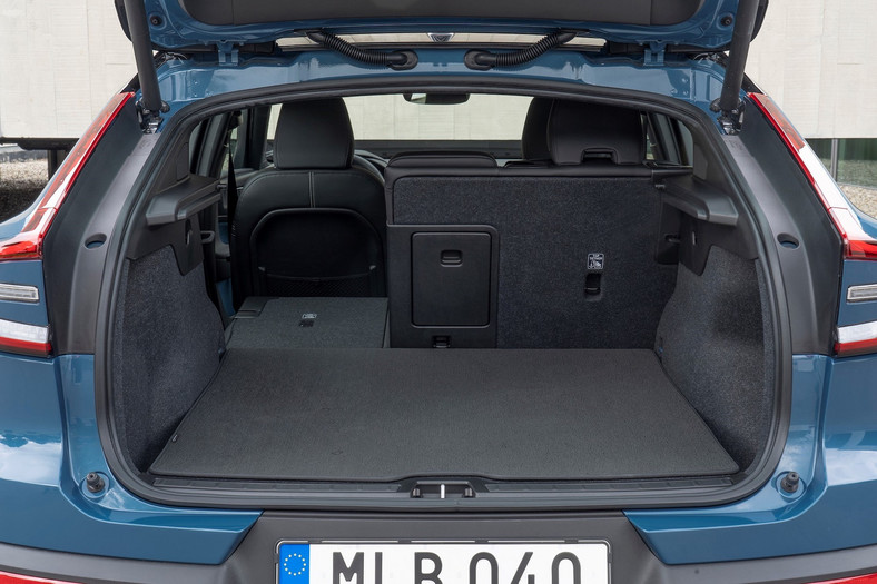 287339 Volvo C40 Recharge interior