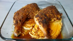 Udka z kurczaka pieczone na kapuście. Pomysł na prosty i pyszny obiad od Heni Foks