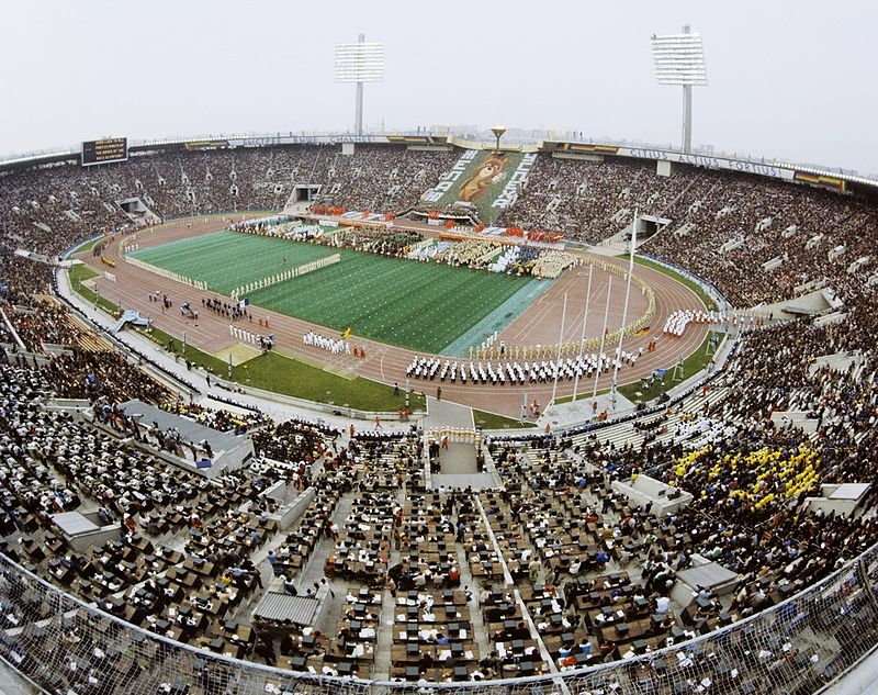 Stadion olimpijski w Moskwie w dniu otwarcia igrzysk olimpijskich w 1980 r.