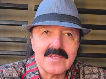 "NISAM UPUĆEN!" Svi bruje o izgledu Melininog verenika koji je ČETIRI GODINE MLAĐI od Harisa, a pevača to ne zanima!