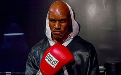 Evander Holyfield wraca na ring. Rywalem gwiazdor MMA