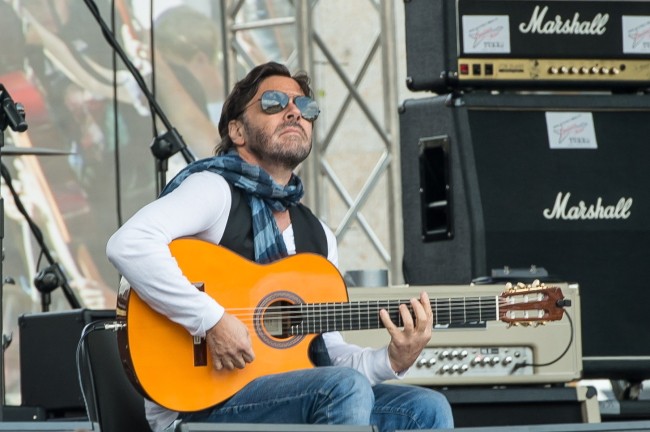 Al Di Meola podczas próby bicia rekordu